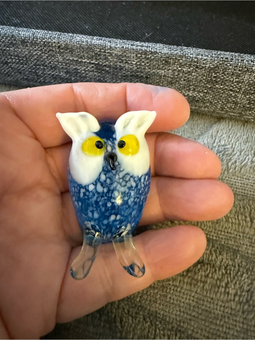 Vintage hand blown glass owl approximately 2”   #5